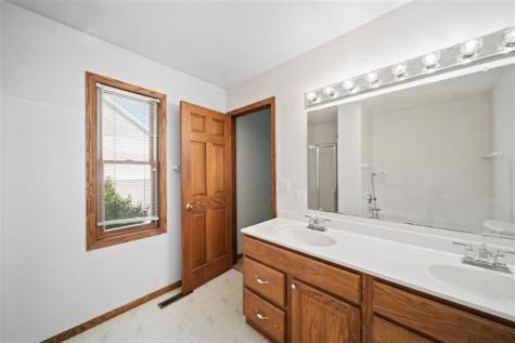 502 Plum Street Solon IA 52333