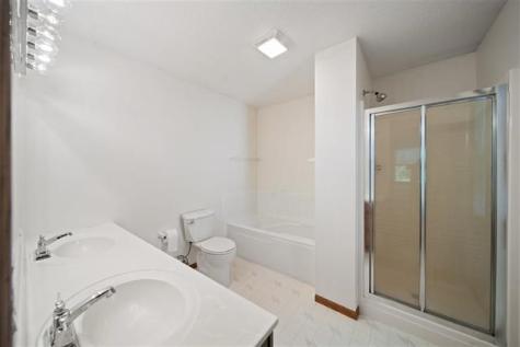 502 Plum Street Solon IA 52333