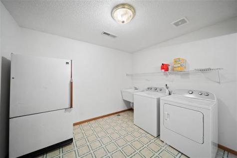 502 Plum Street Solon IA 52333
