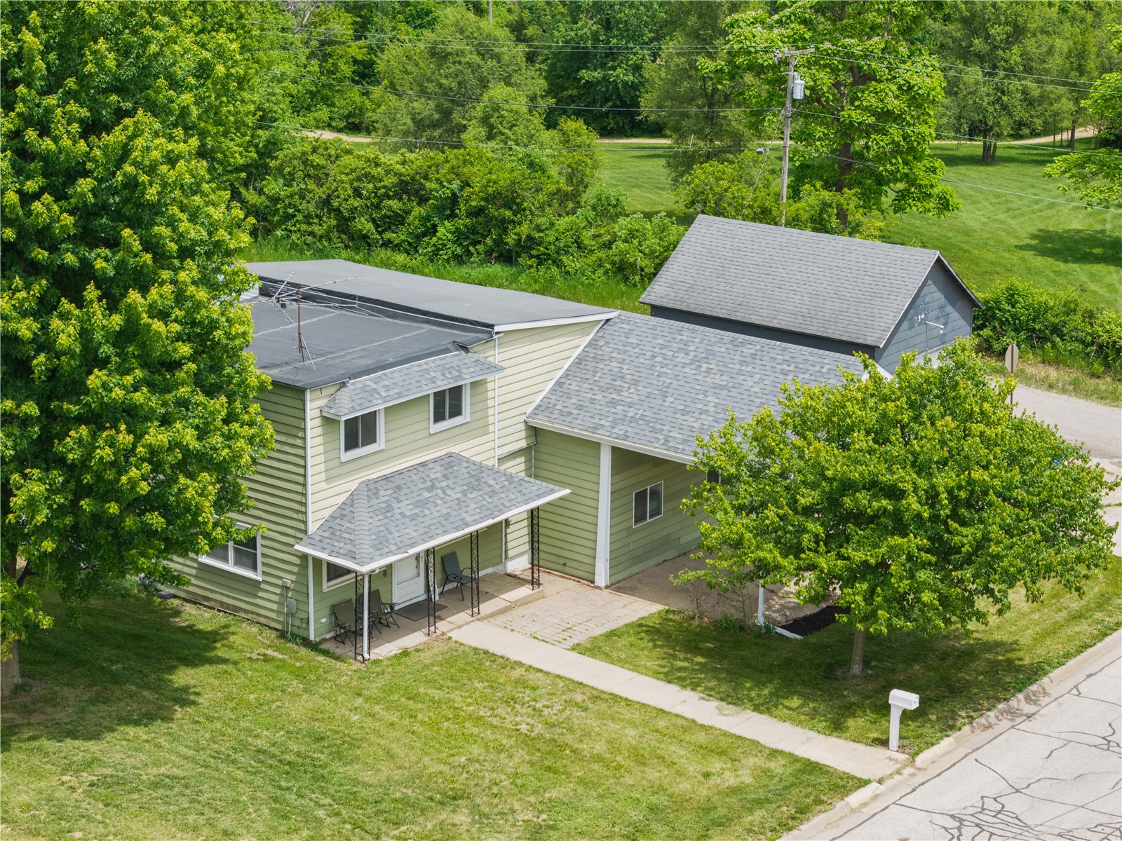 502 E Main Lisbon IA 52253