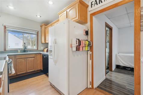 502 E Main Lisbon IA 52253