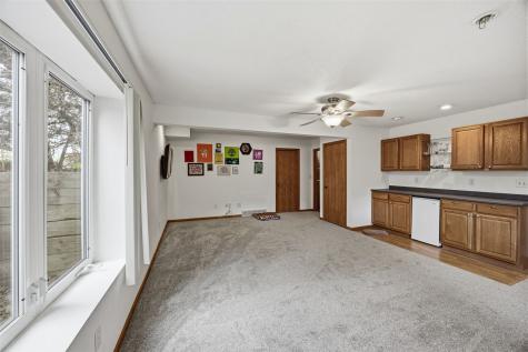 518 Tulip Court Tiffin IA 52340