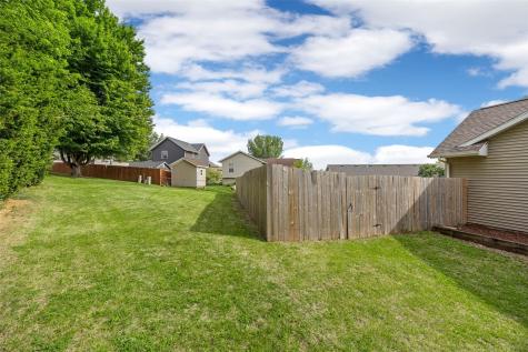518 Tulip Court Tiffin IA 52340