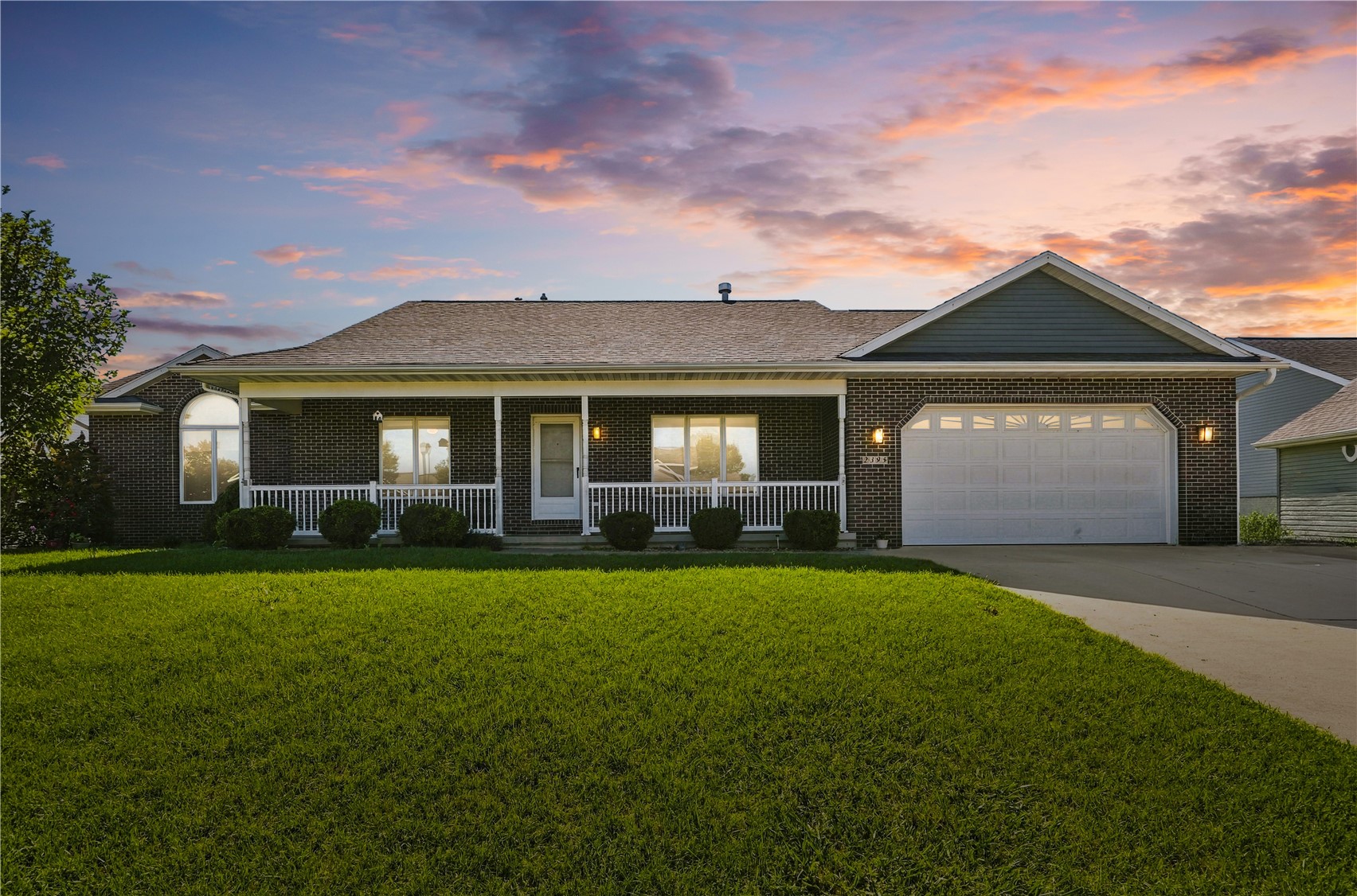 2395 Wolf Run Hiawatha IA 52233