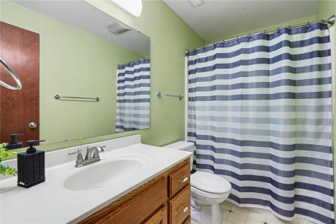 2395 Wolf Run Hiawatha IA 52233