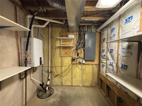 2395 Wolf Run Hiawatha IA 52233