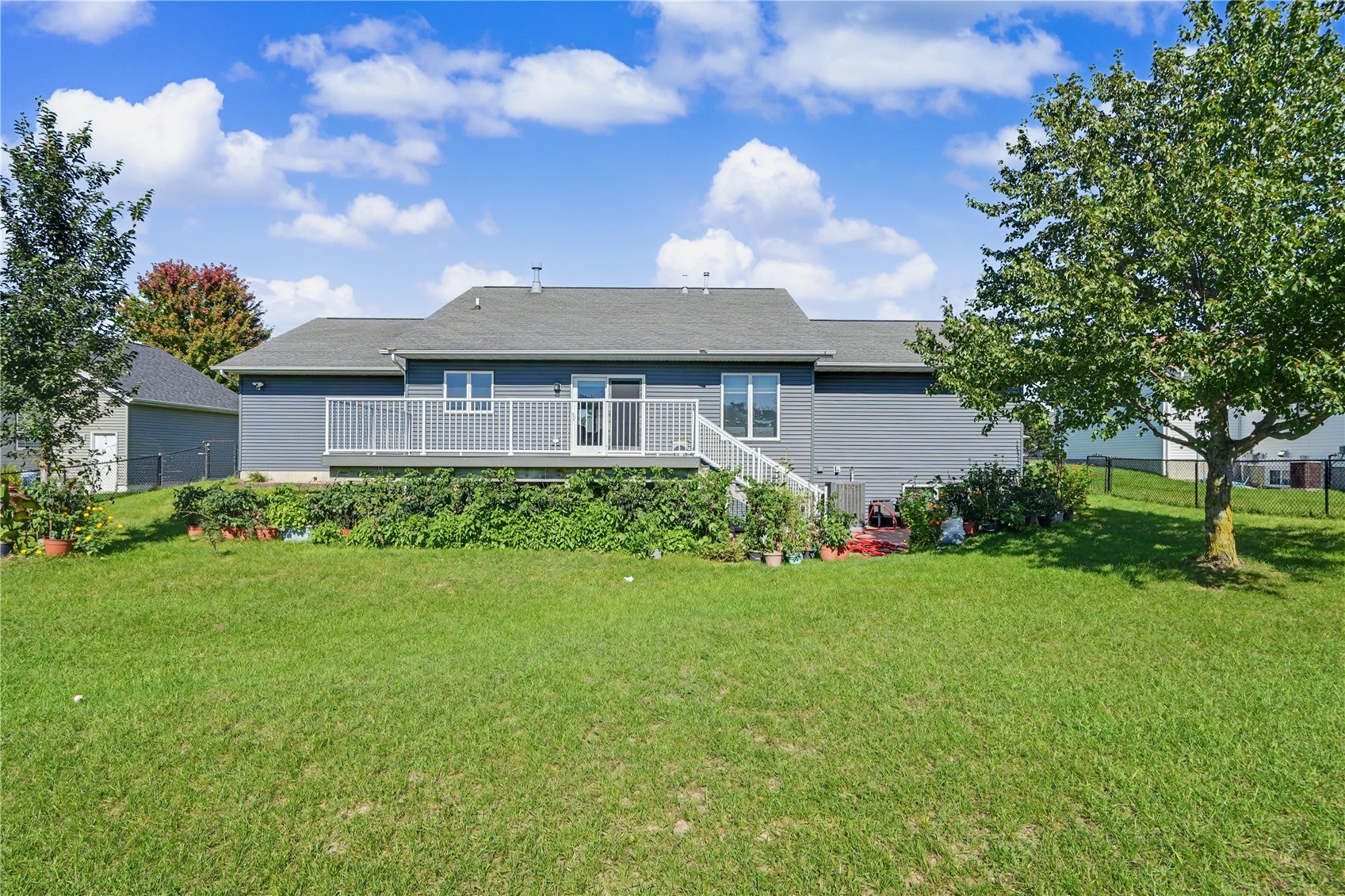 2395 Wolf Run Hiawatha IA 52233
