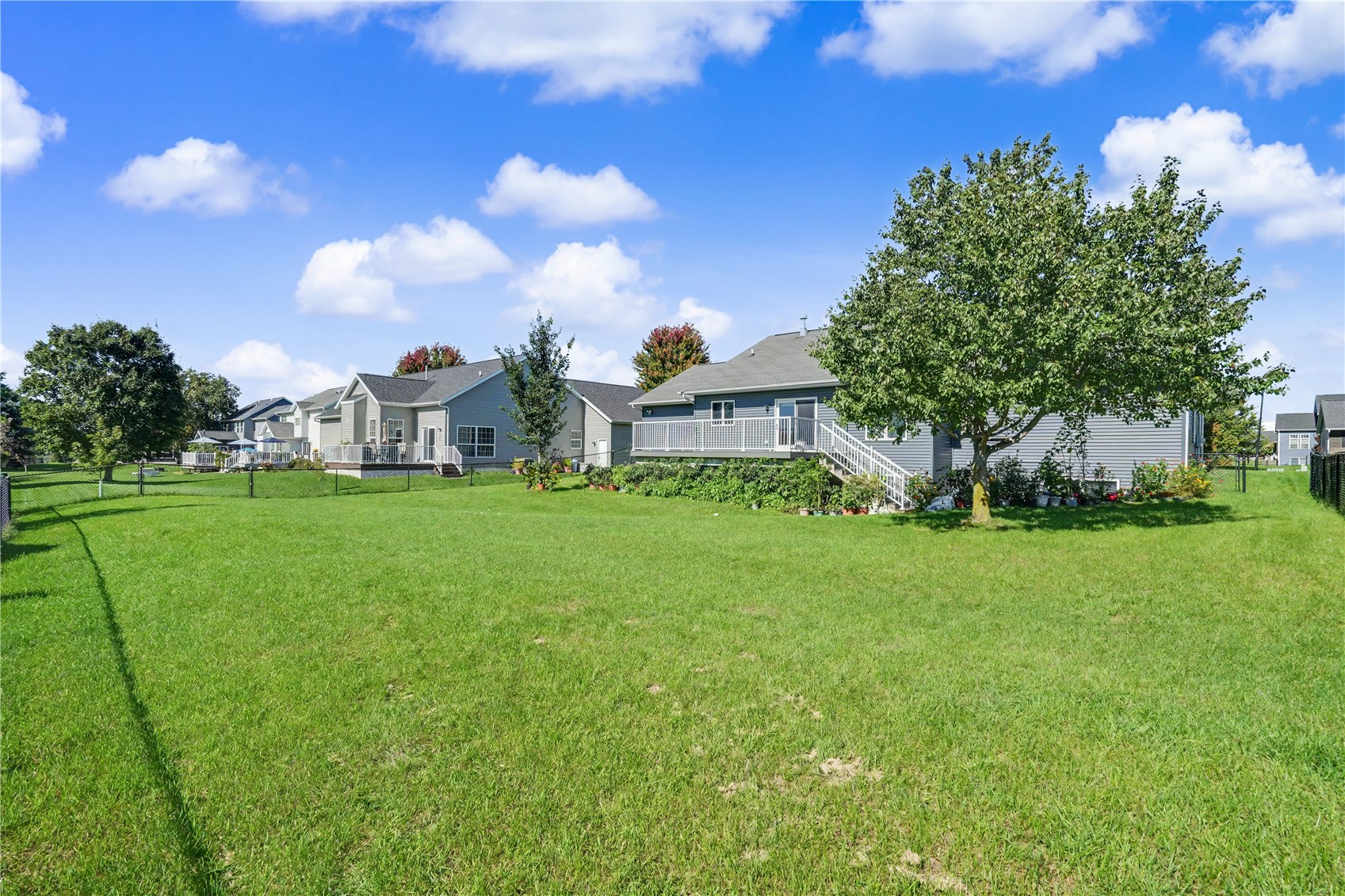 2395 Wolf Run Hiawatha IA 52233