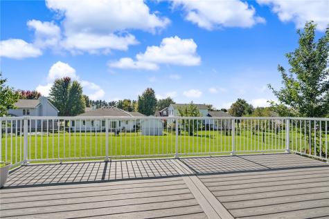 2395 Wolf Run Hiawatha IA 52233