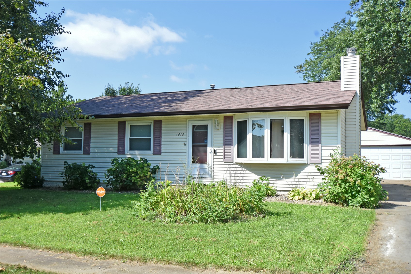 1612 Woodside Court NW Cedar Rapids IA 52405