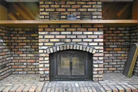 1612 Woodside Court NW Cedar Rapids IA 52405