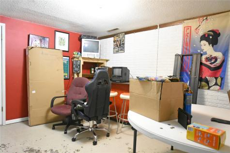 1612 Woodside Court NW Cedar Rapids IA 52405