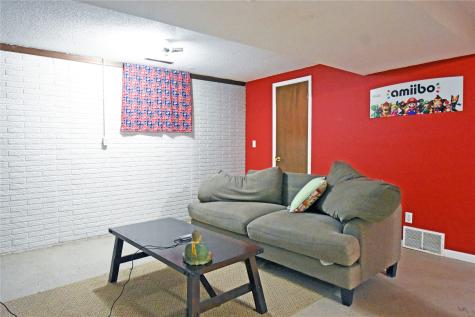 1612 Woodside Court NW Cedar Rapids IA 52405