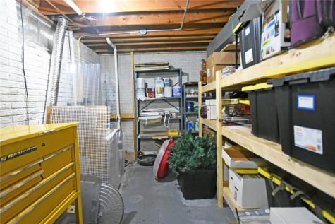 1612 Woodside Court NW Cedar Rapids IA 52405