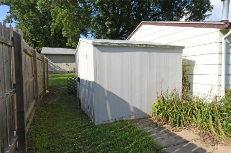 1612 Woodside Court NW Cedar Rapids IA 52405