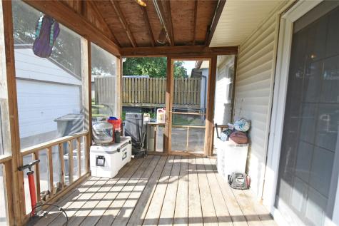 1612 Woodside Court NW Cedar Rapids IA 52405