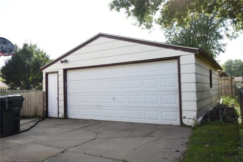 1612 Woodside Court NW Cedar Rapids IA 52405