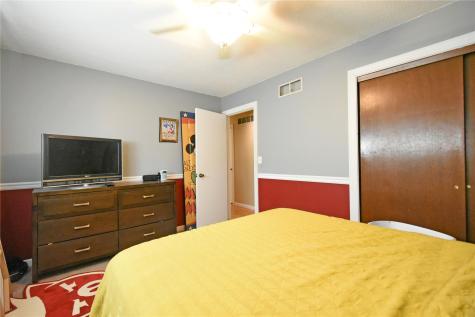 1612 Woodside Court NW Cedar Rapids IA 52405