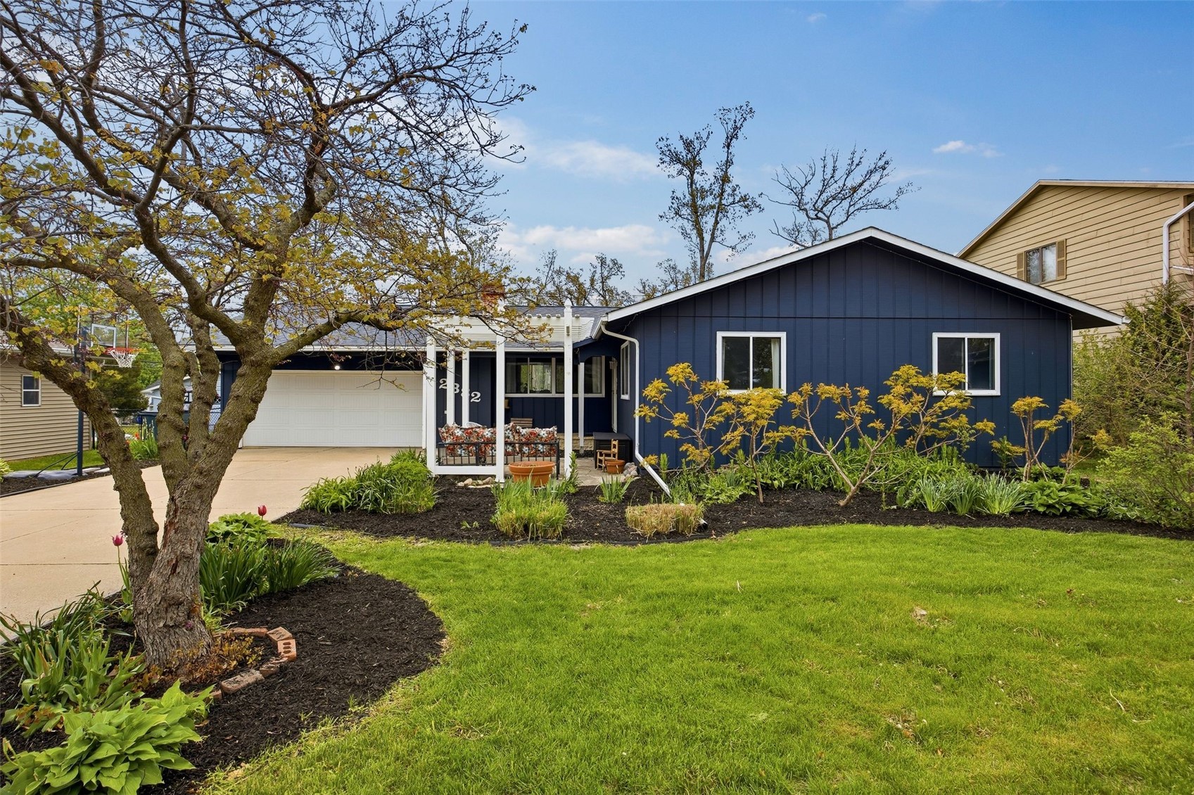 2332 Fairlane Drive NE Cedar Rapids IA 52402
