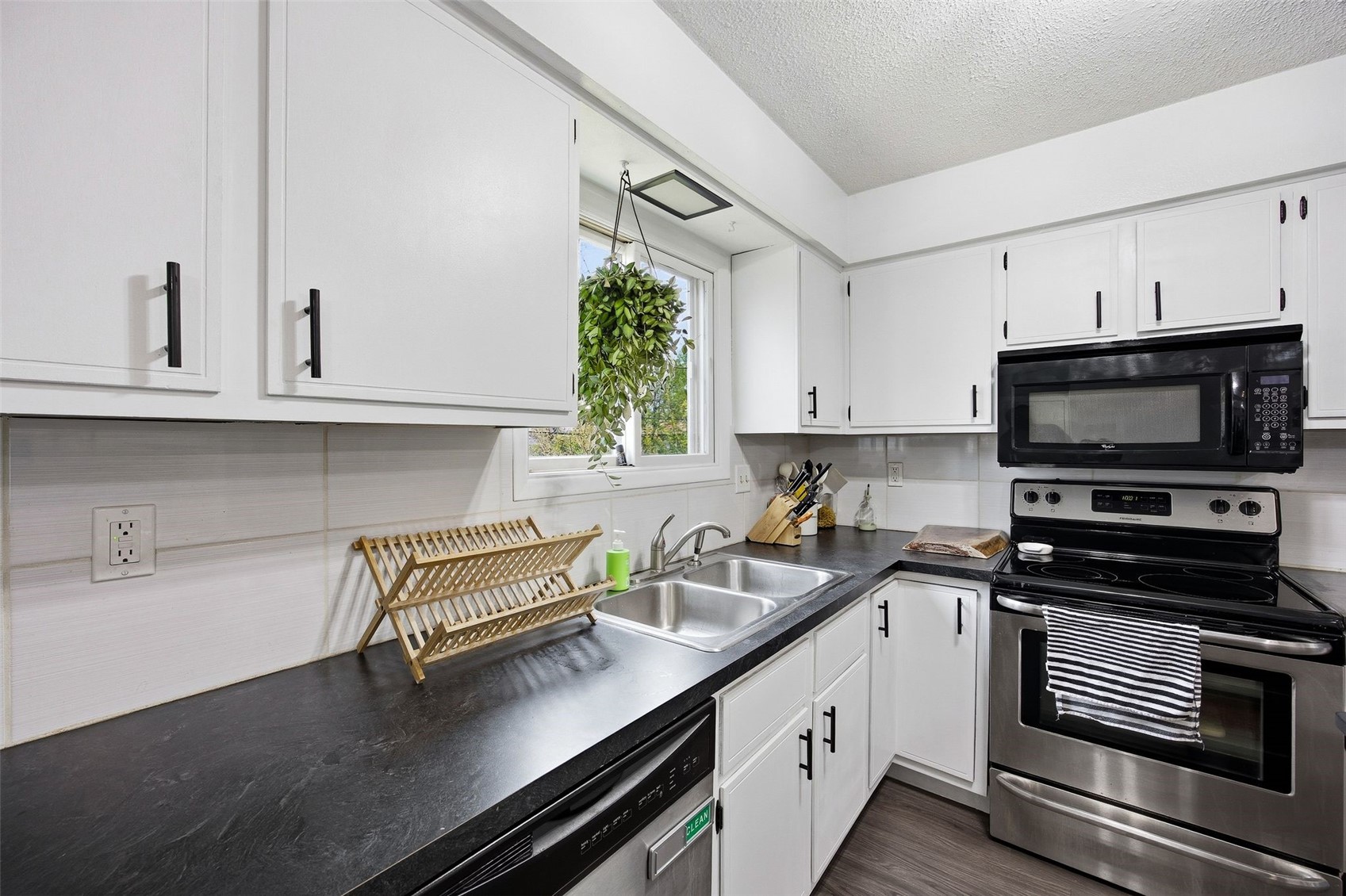 2332 Fairlane Drive NE Cedar Rapids IA 52402