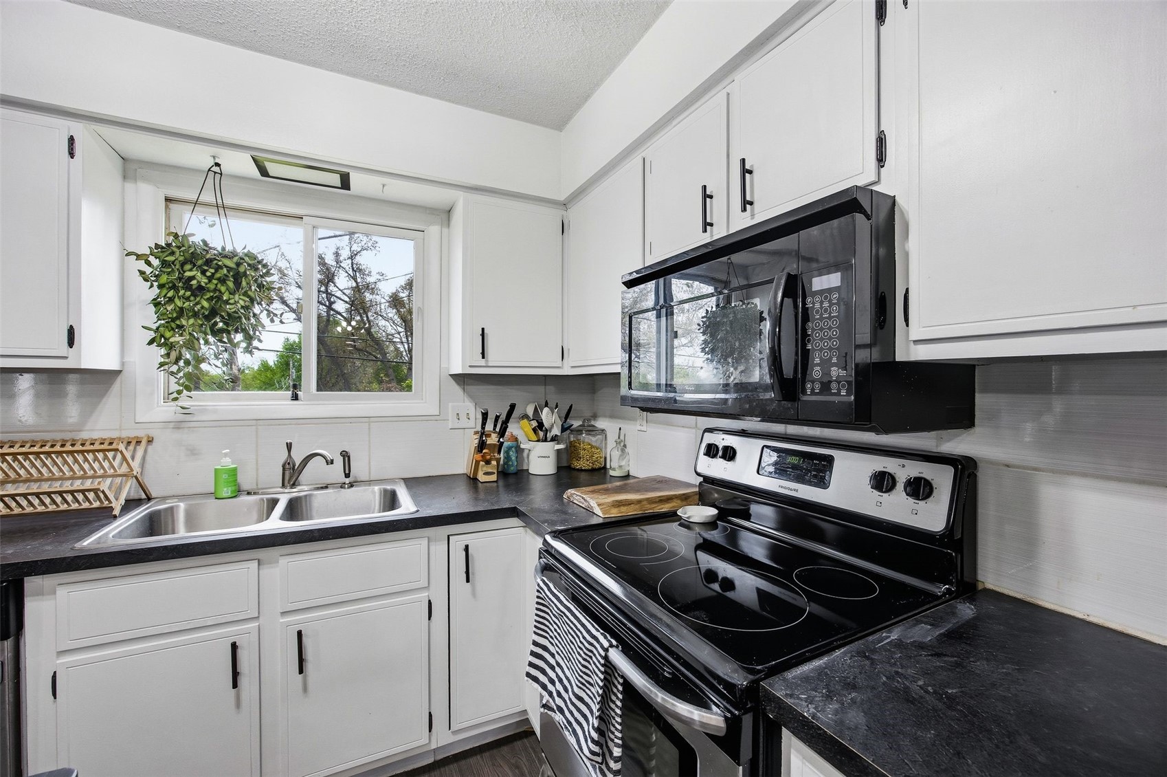2332 Fairlane Drive NE Cedar Rapids IA 52402