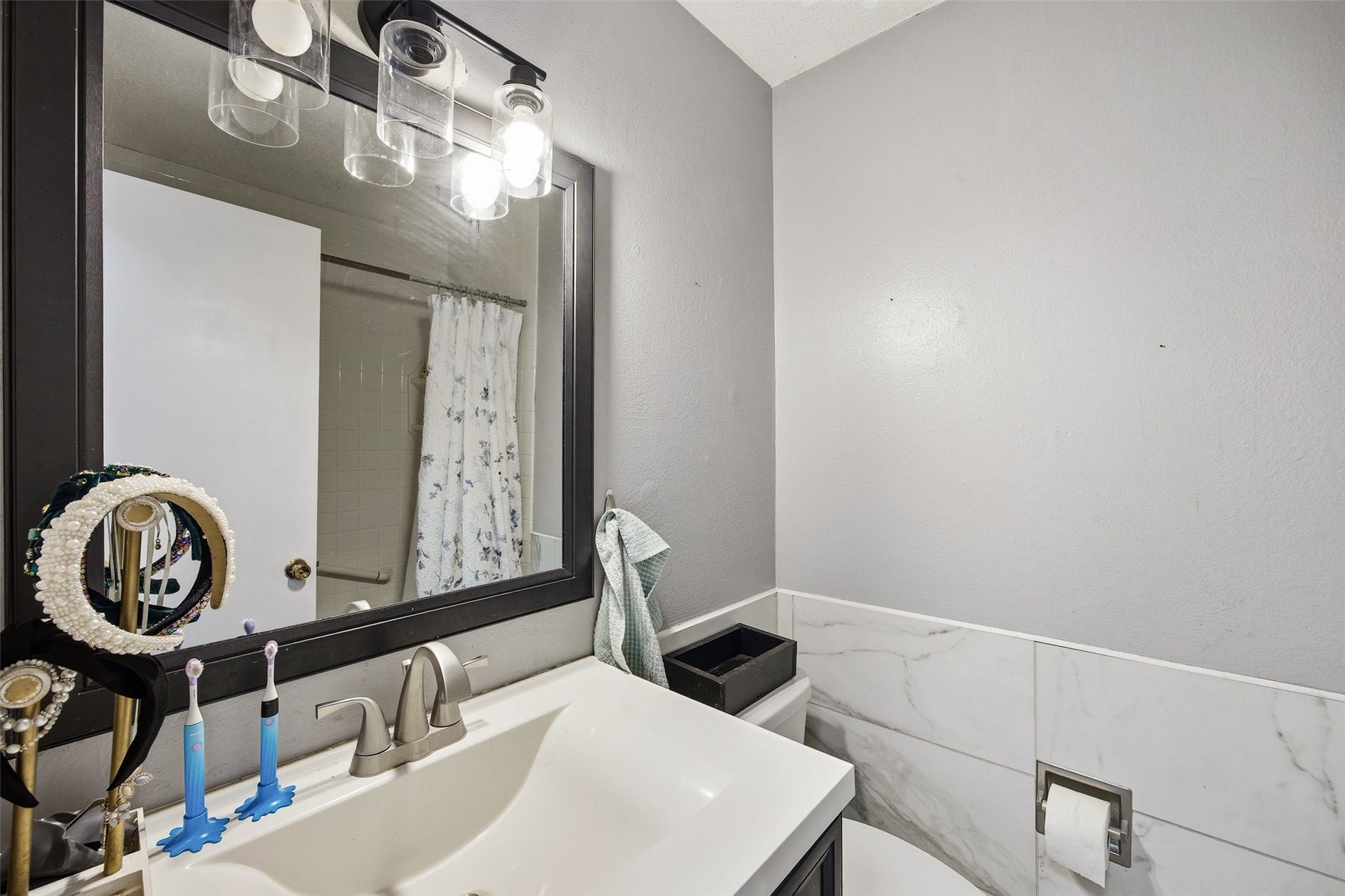 2332 Fairlane Drive NE Cedar Rapids IA 52402
