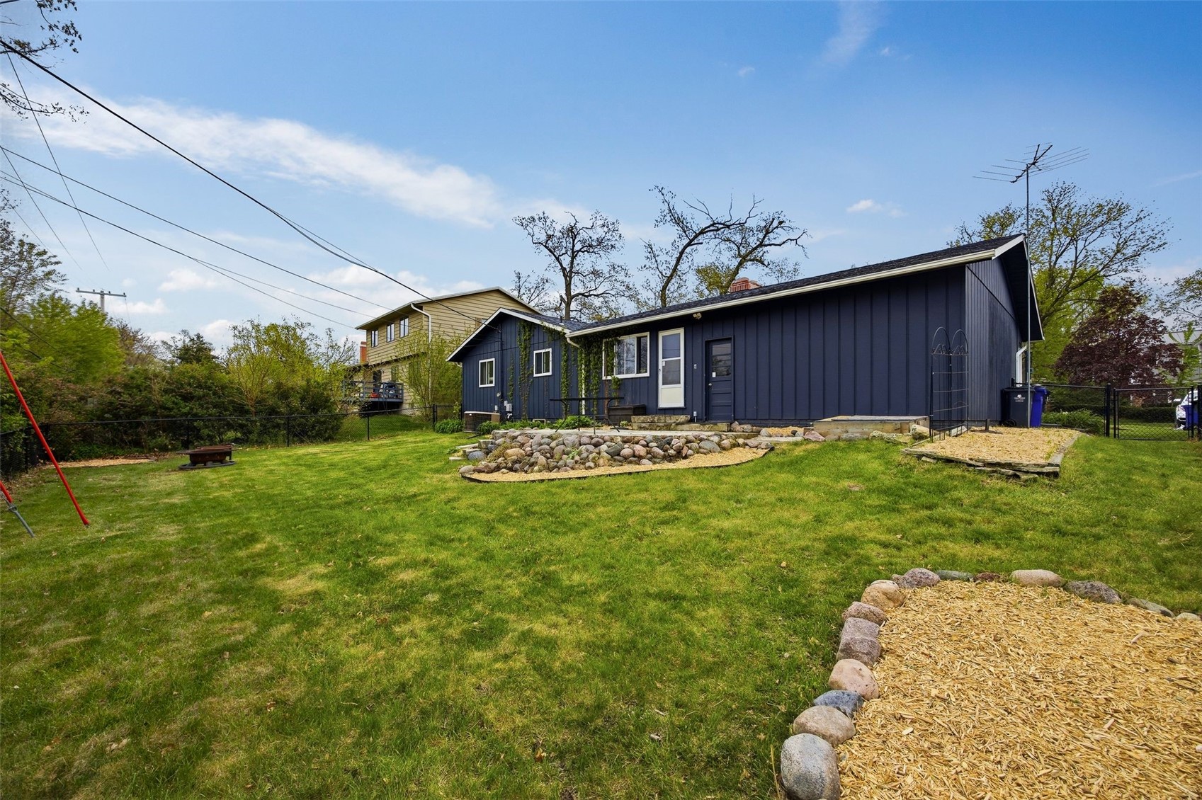 2332 Fairlane Drive NE Cedar Rapids IA 52402