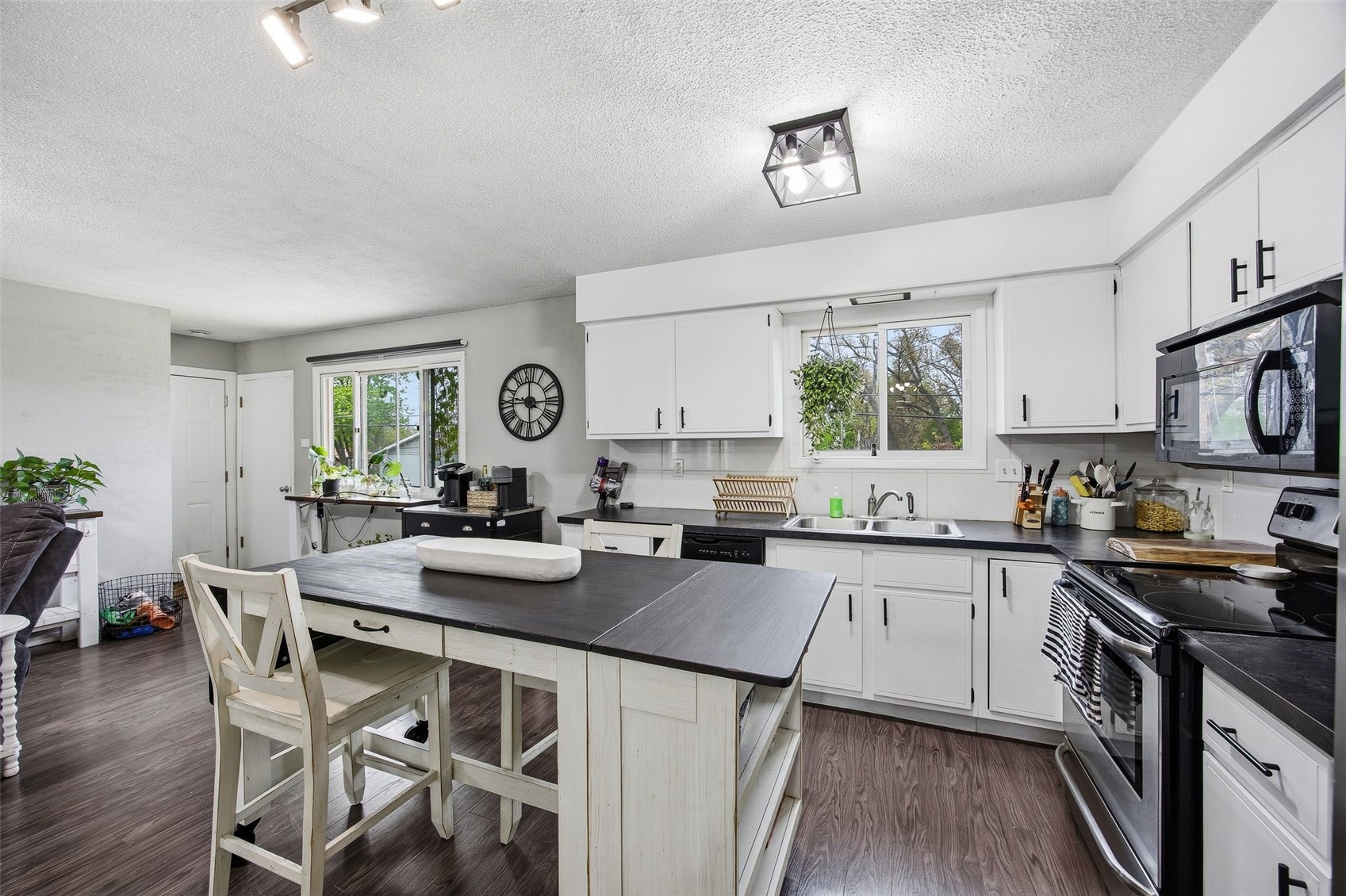 2332 Fairlane Drive NE Cedar Rapids IA 52402