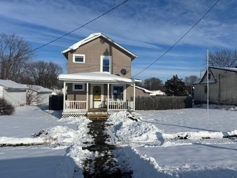 1008 Main Street Center Point IA 52213