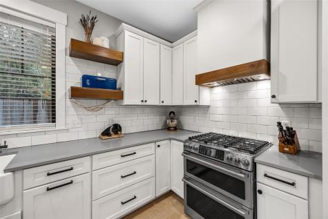 1022 Oakes Drive Iowa City IA 52245