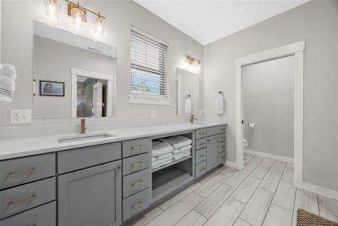 1022 Oakes Drive Iowa City IA 52245