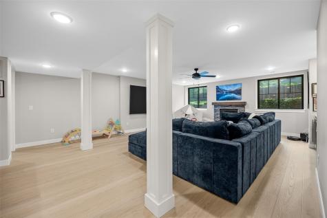 1022 Oakes Drive Iowa City IA 52245