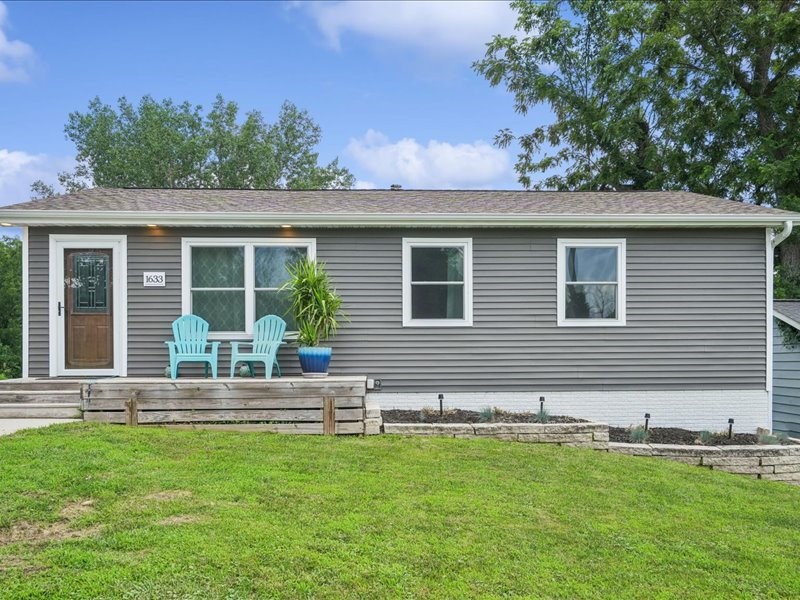 1633 23rd Street NW Cedar Rapids IA 52405