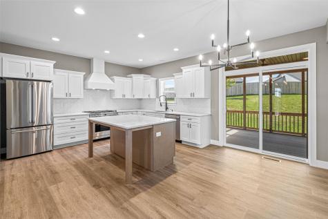 1005 Thomas Circle Tiffin IA 52340