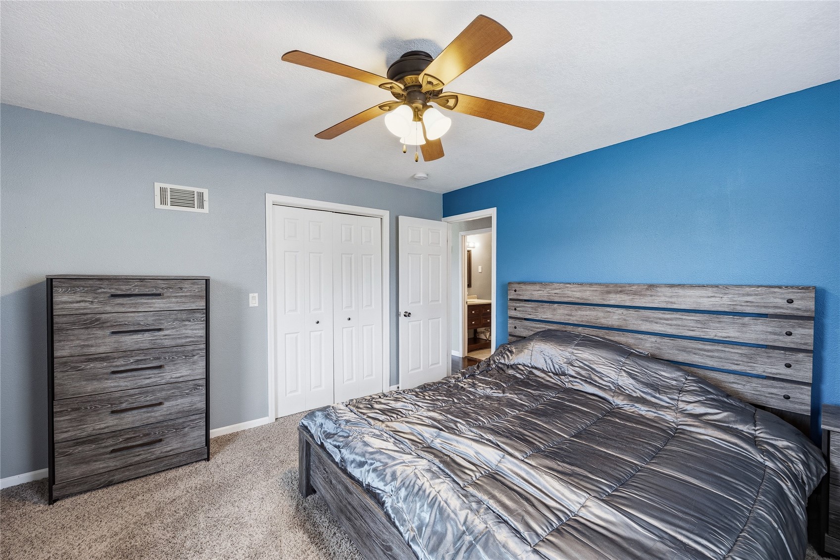 104 E 11th Street Tipton IA 52772