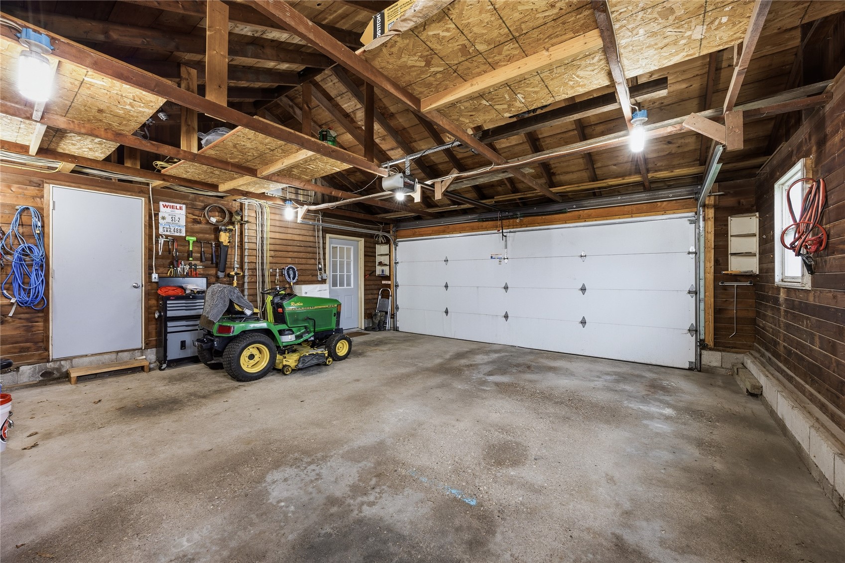 104 E 11th Street Tipton IA 52772