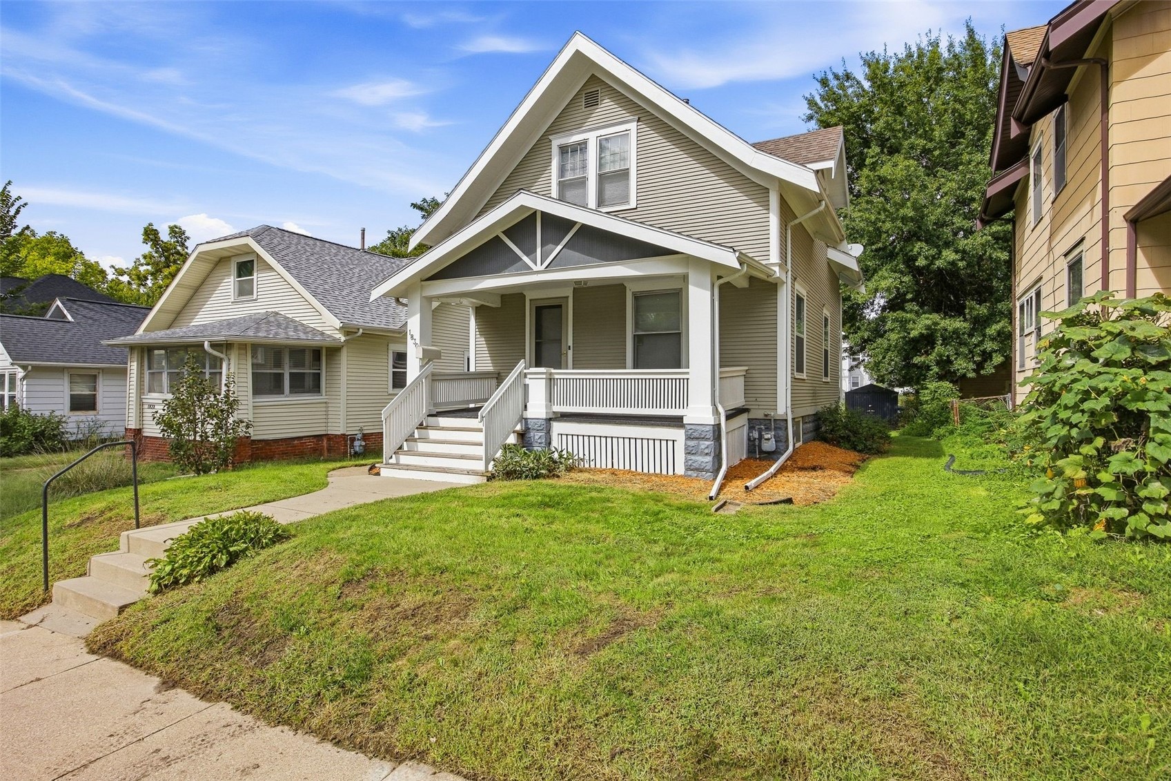 Cedar Rapids IA, 1830 6TH Avenue SE