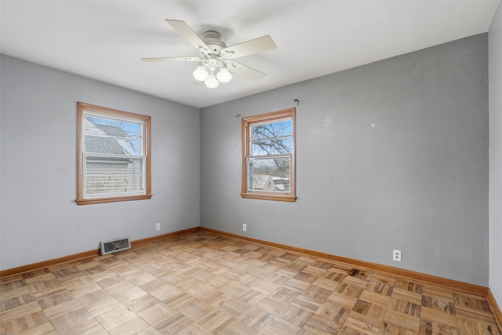 272 27th Avenue SW Cedar Rapids IA 52404