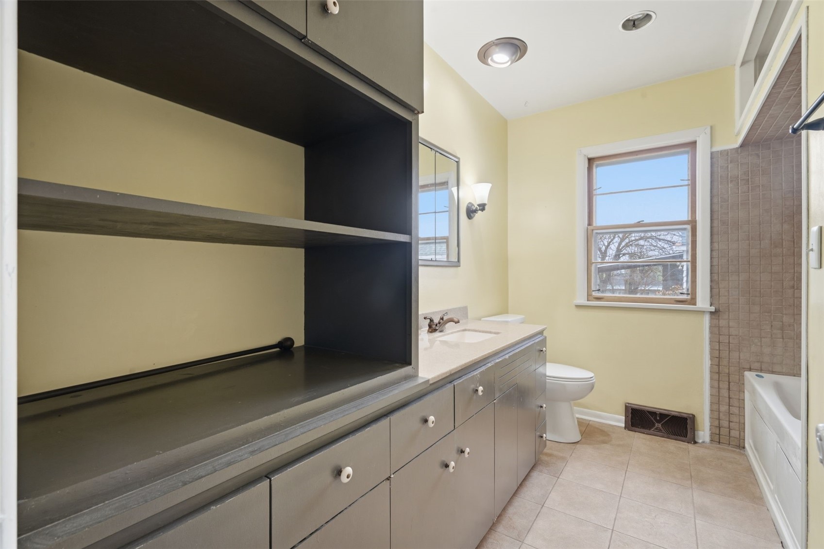 272 27th Avenue SW Cedar Rapids IA 52404