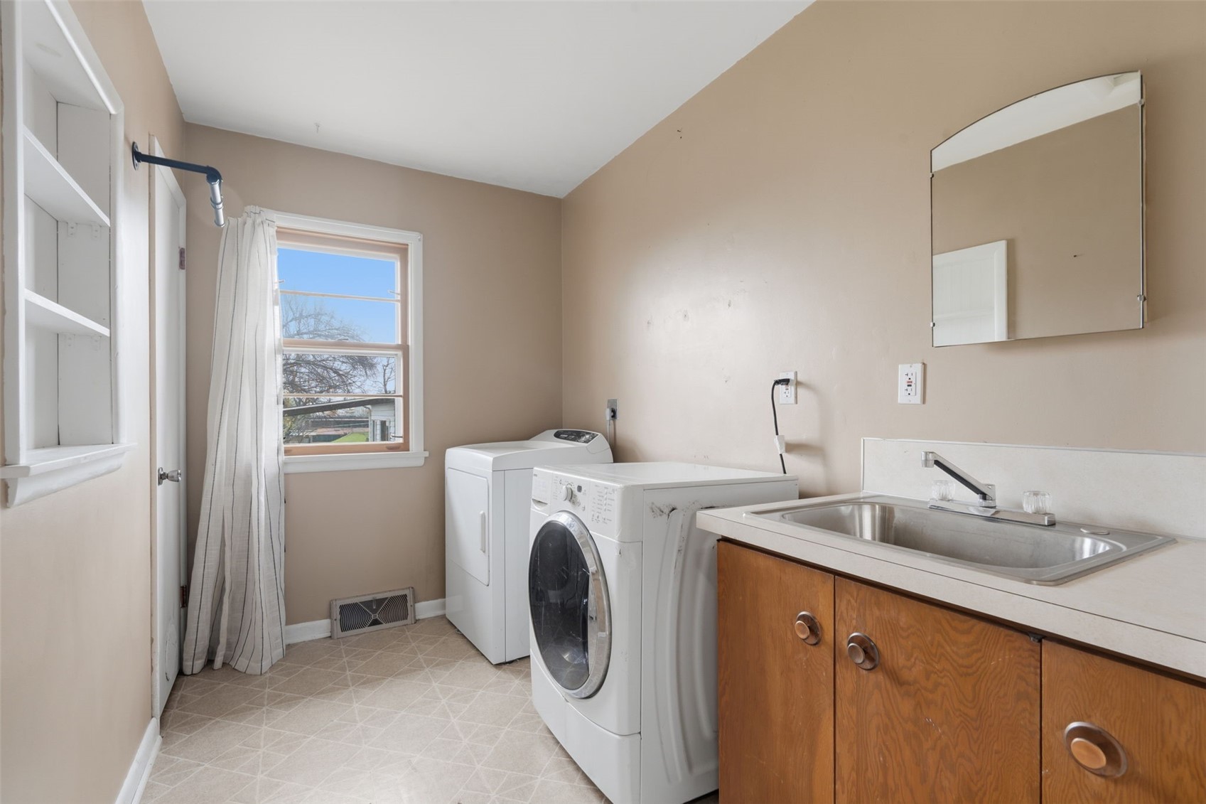 272 27th Avenue SW Cedar Rapids IA 52404