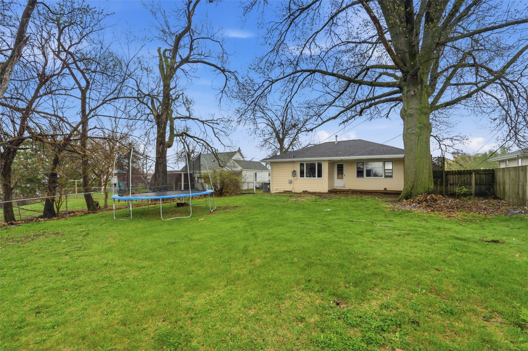 272 27th Avenue SW Cedar Rapids IA 52404