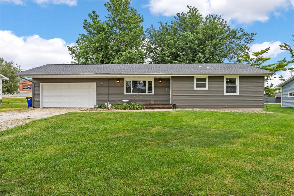 210 Apache Drive Norway IA 52318