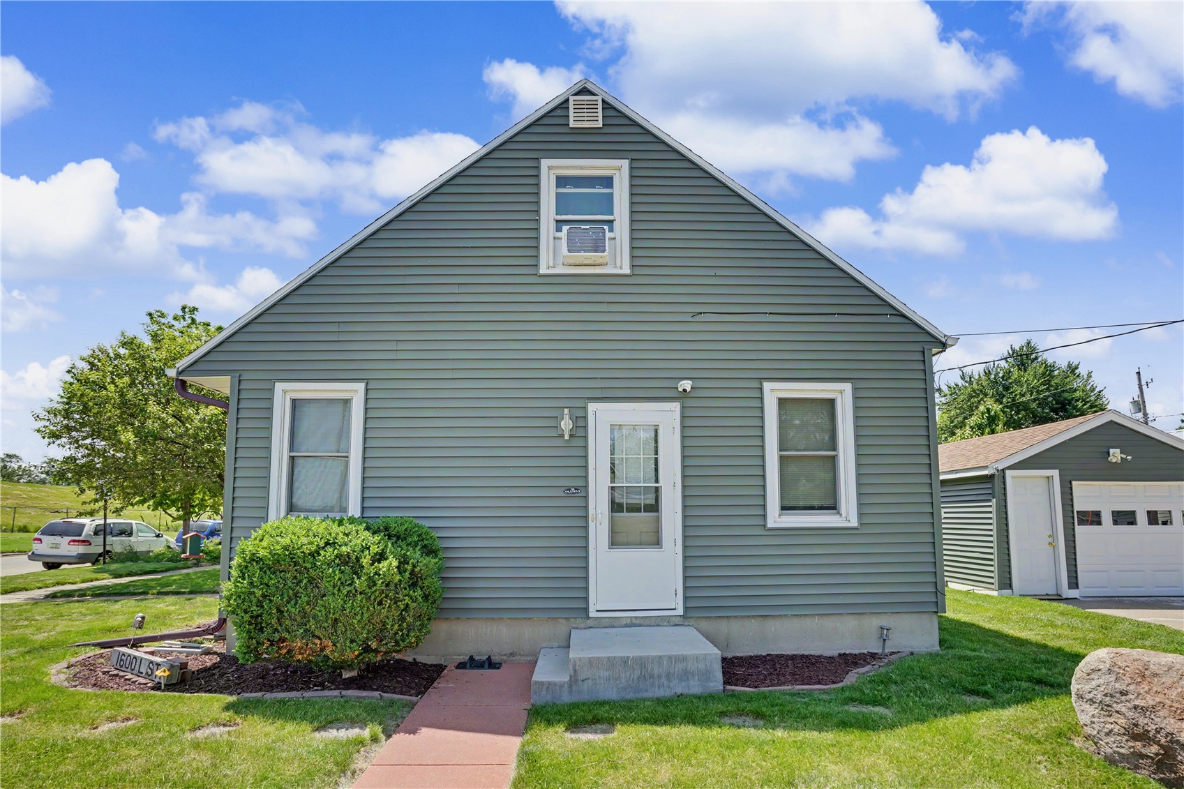 1600 L Street SW Cedar Rapids IA 52404