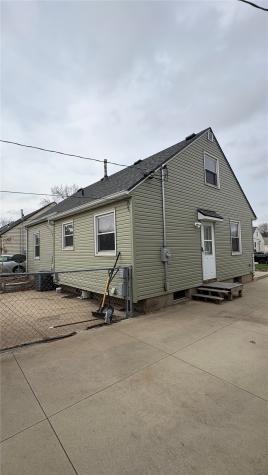 1421 9th Street NW Cedar Rapids IA 52405