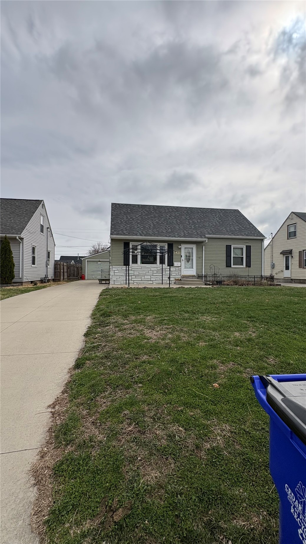 1421 9th Street NW Cedar Rapids IA 52405