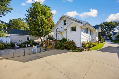 128 17th Street SW Cedar Rapids IA 52404