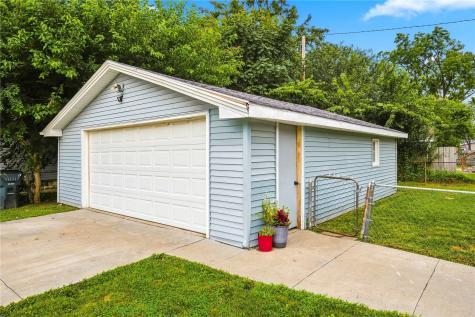 1328 1st Street SW Cedar Rapids IA 52404