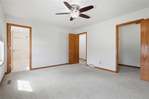 6805 Stone Terrace Drive Cedar Rapids IA 52404