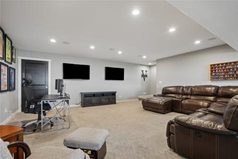 3065 Ridgeview Drive Ely IA 52227