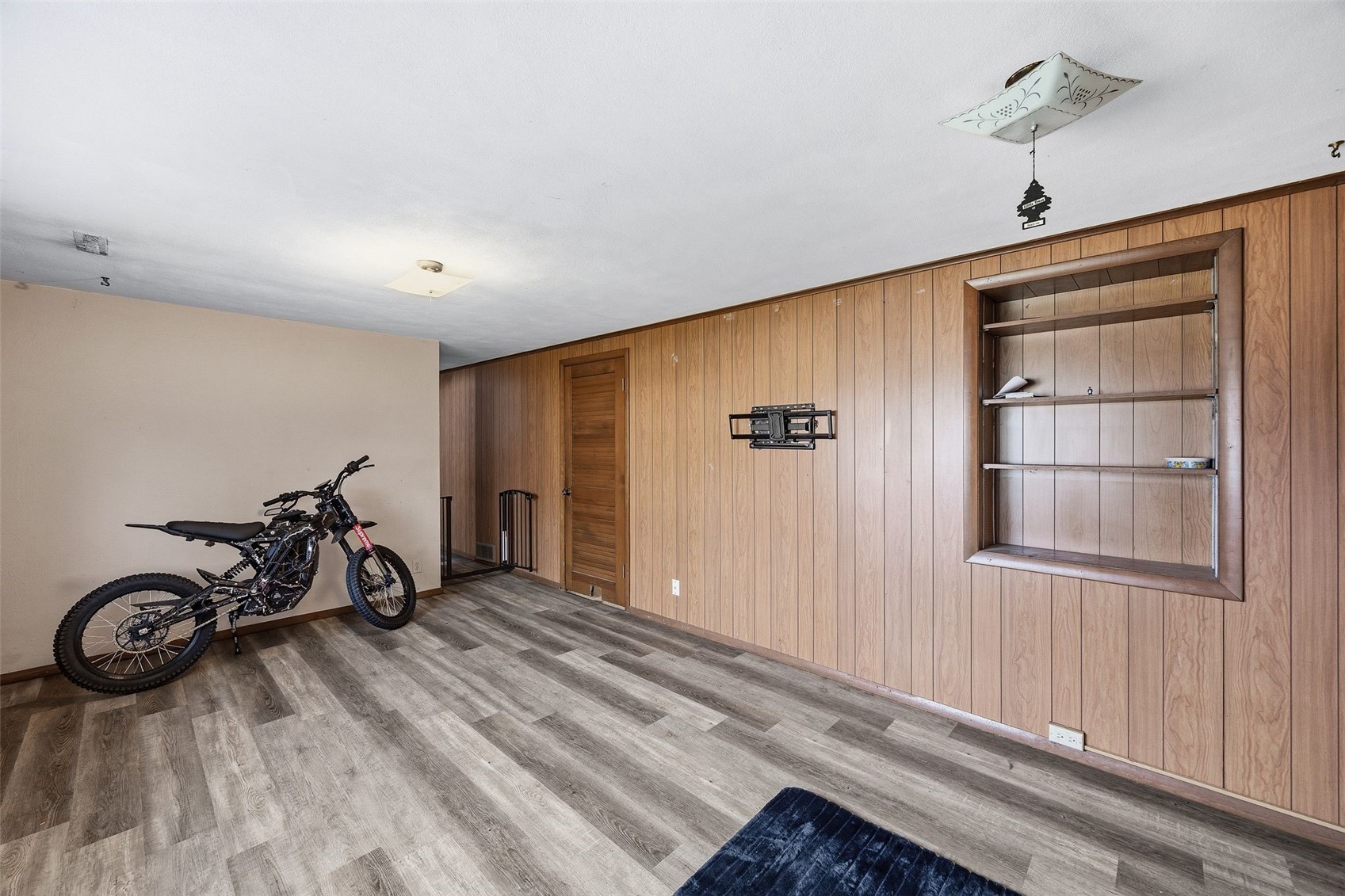 2067 Knollshire Road NE Cedar Rapids IA 52402